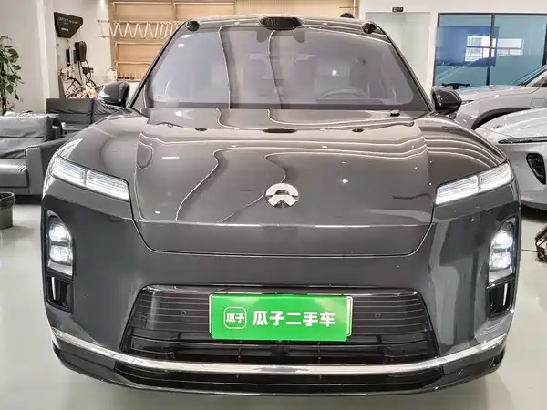 NIO ES8 2025