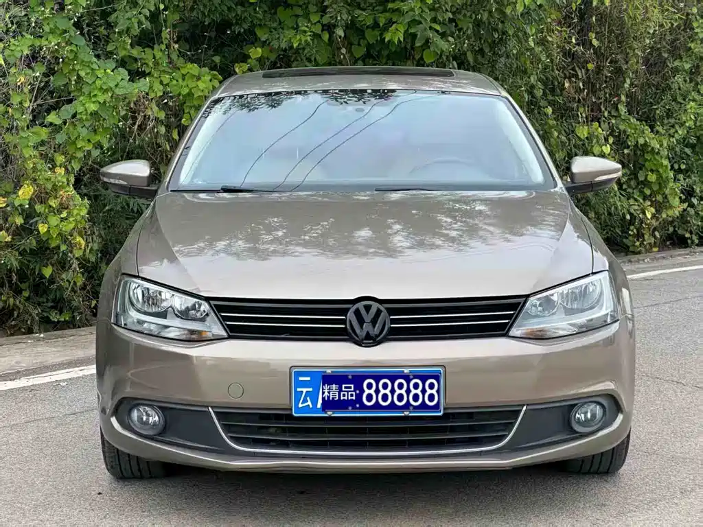 Volkswagen Sagitar 2012