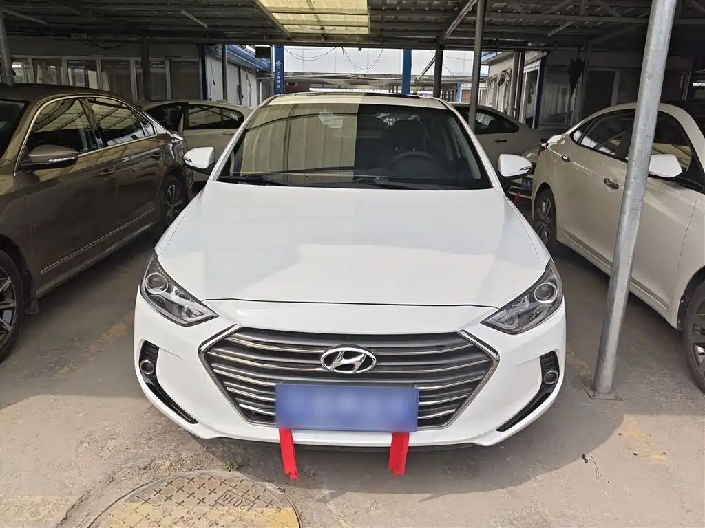 Hyundai Elantra 2017 — фото 3
