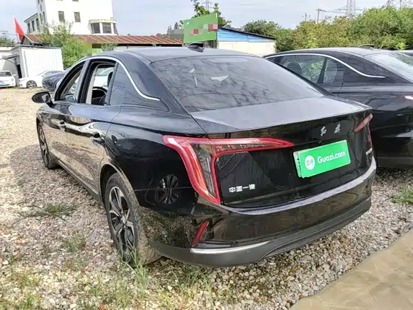 Hongqi E-QM5 2023