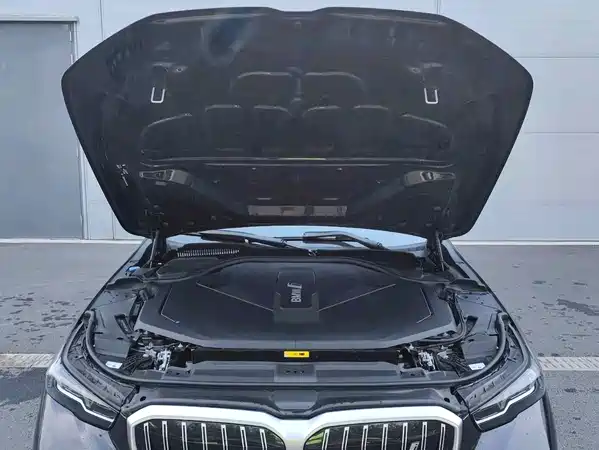 BMW i5 2026