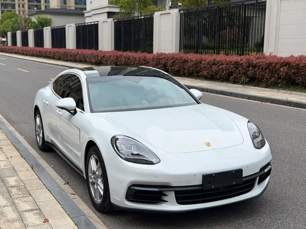Porsche Panamera 2018 — фото 5