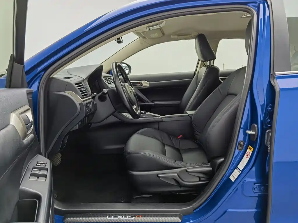 Lexus CT 2016 — фото 10