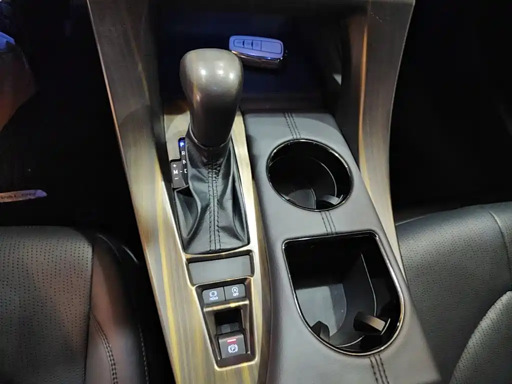 Toyota Avalon 2020 — фото 14