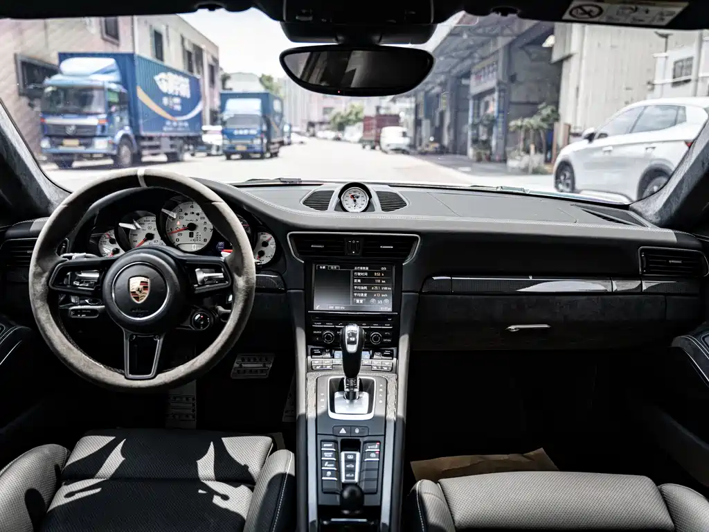 Porsche 911 2015 — фото 17