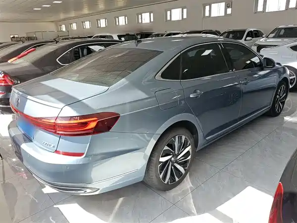 Volkswagen Passat 2022
