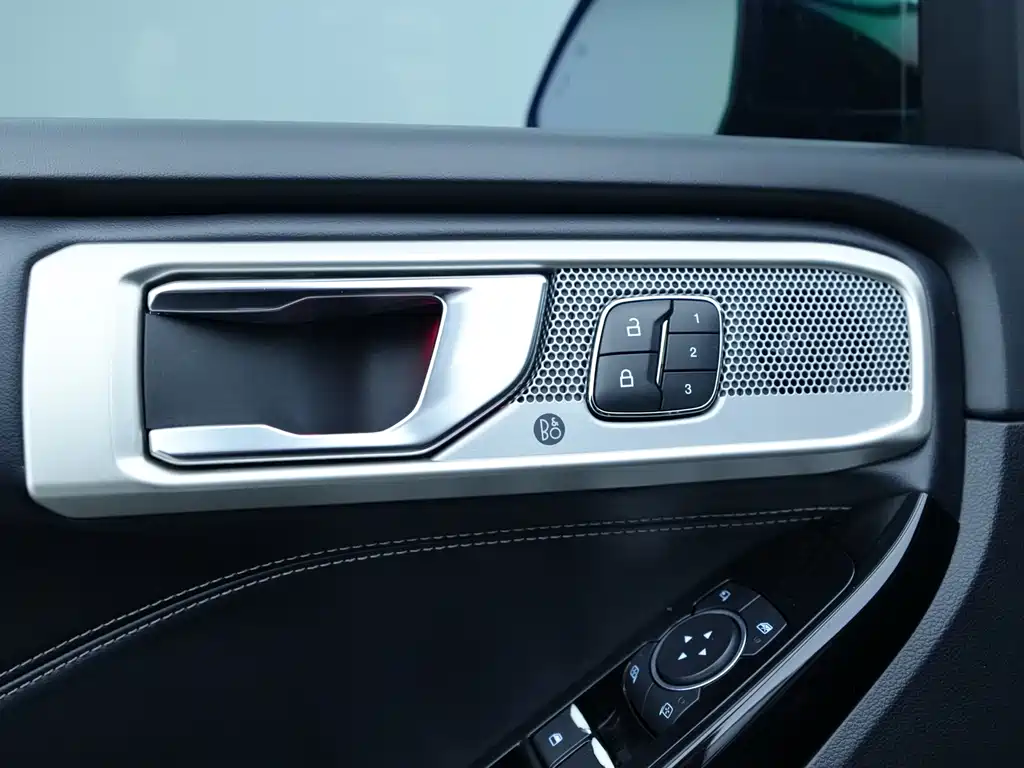 Ford Explorer 2021 — фото 12