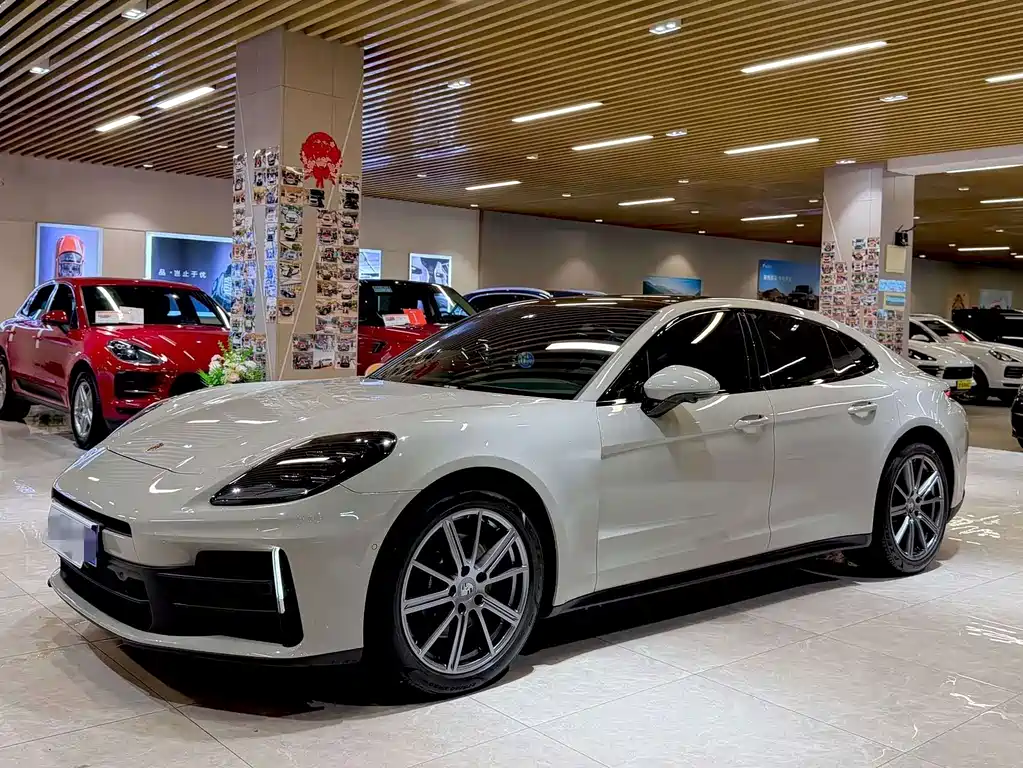 Porsche Panamera 2025 — фото 1