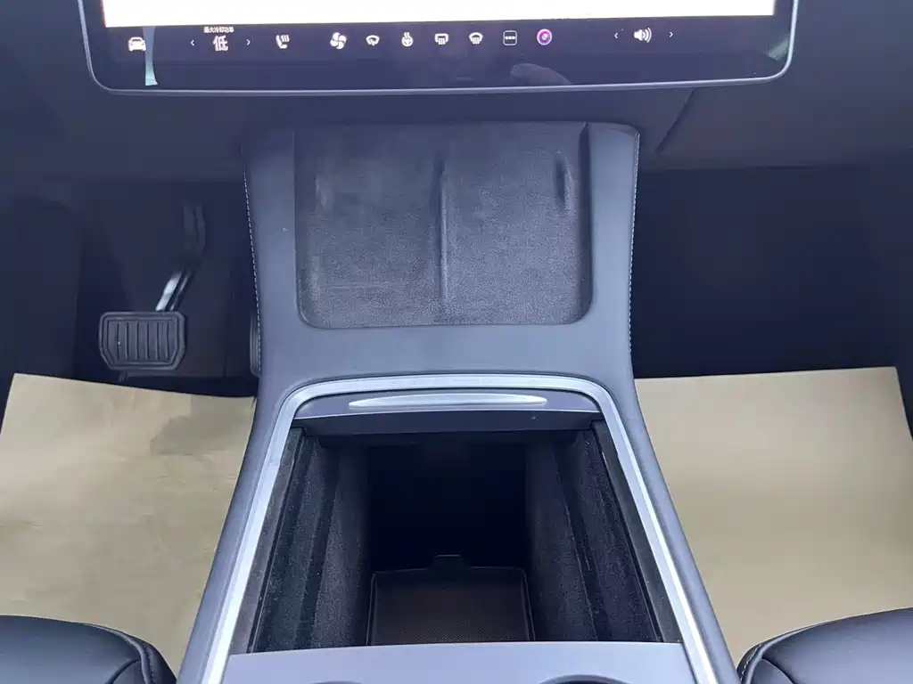Tesla Model Y 2021 — фото 10