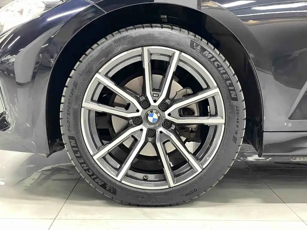 BMW 3 Series 2023 — фото 16