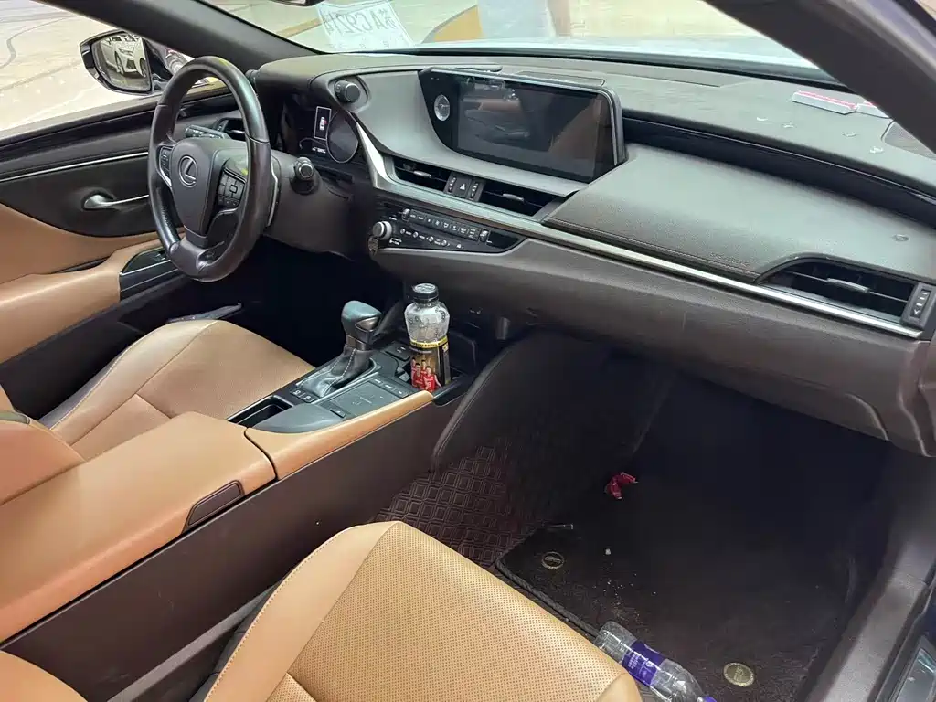 Lexus ES 2021 — фото 10