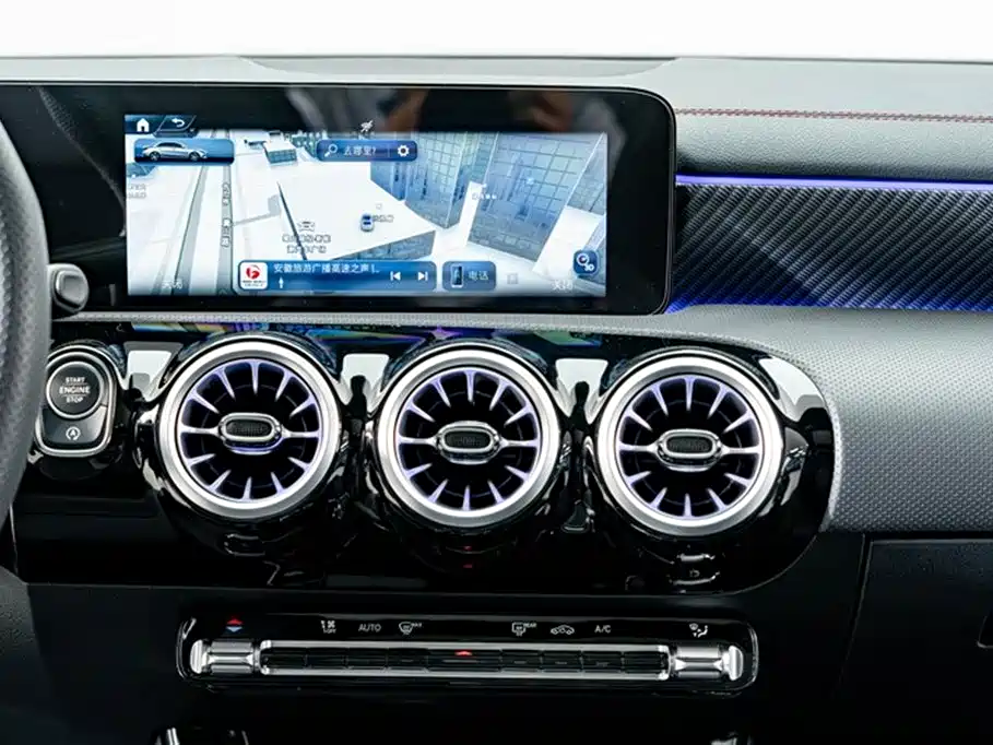 Mercedes-Benz A-Class 2024 — фото 13
