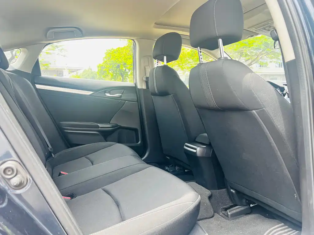 Honda Civic 2018 — фото 13