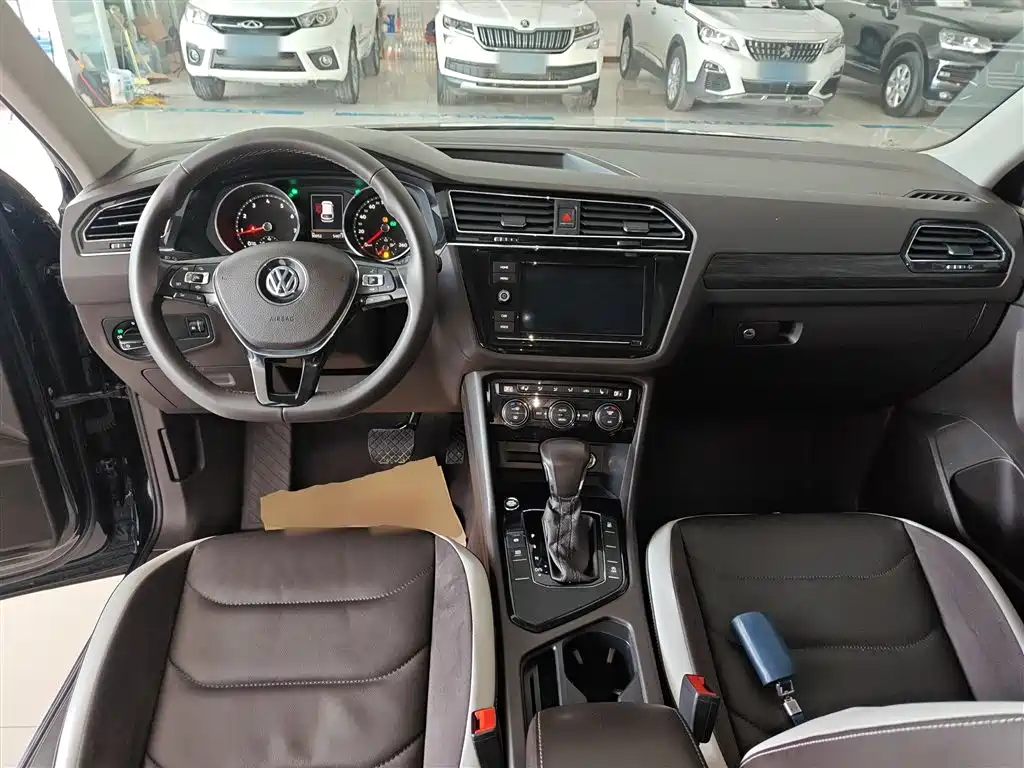 Volkswagen Tiguan L 2019 — фото 10