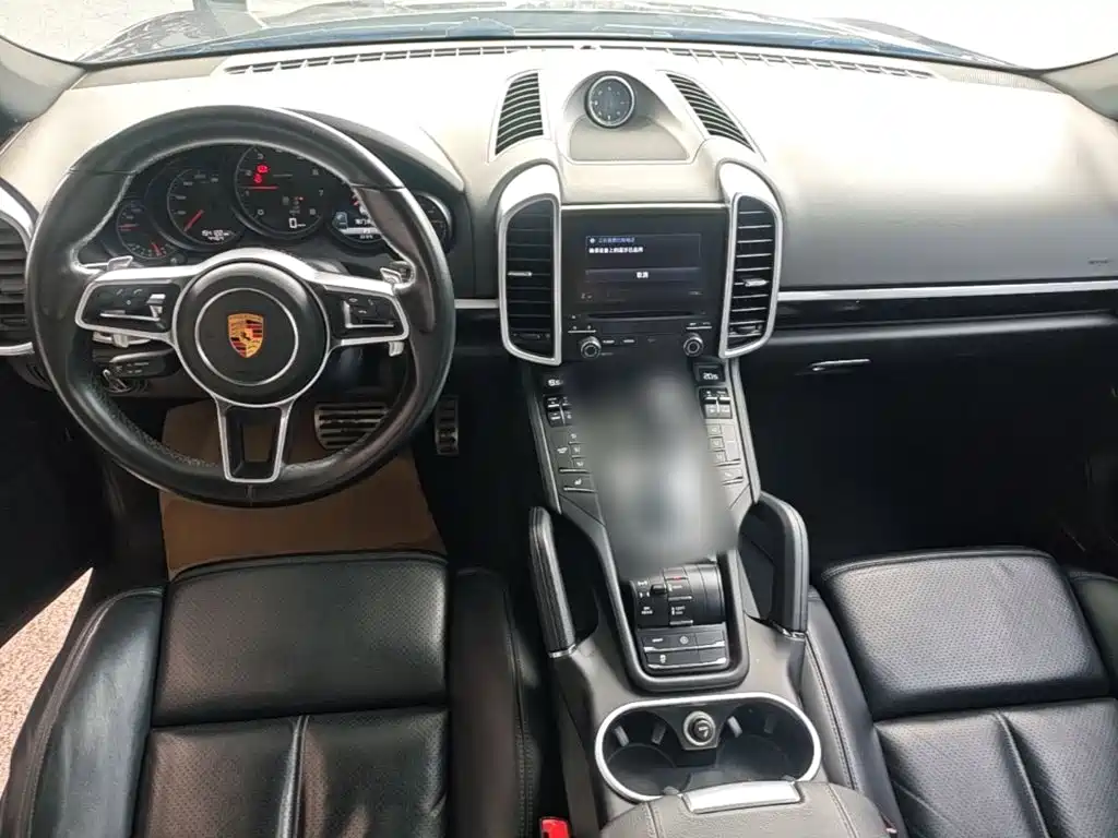 Porsche Cayenne 2017 — фото 10