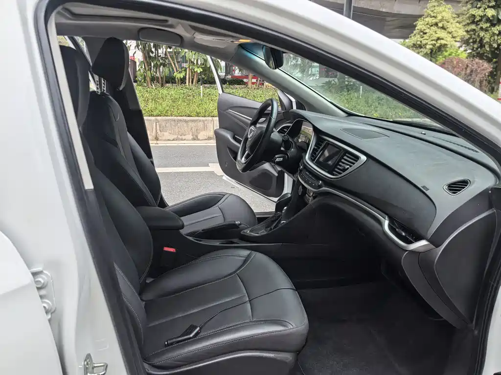 Buick Excelle 2022 — фото 16