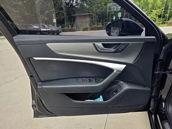 Audi A6L 2021