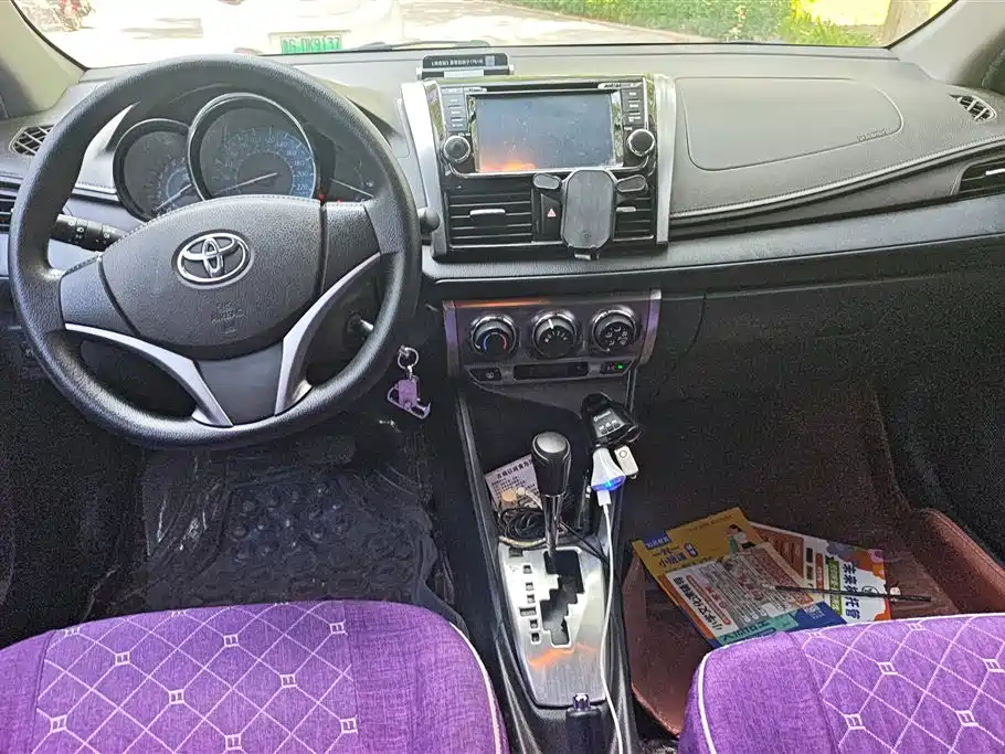 Toyota Yaris L 2015 — фото 12