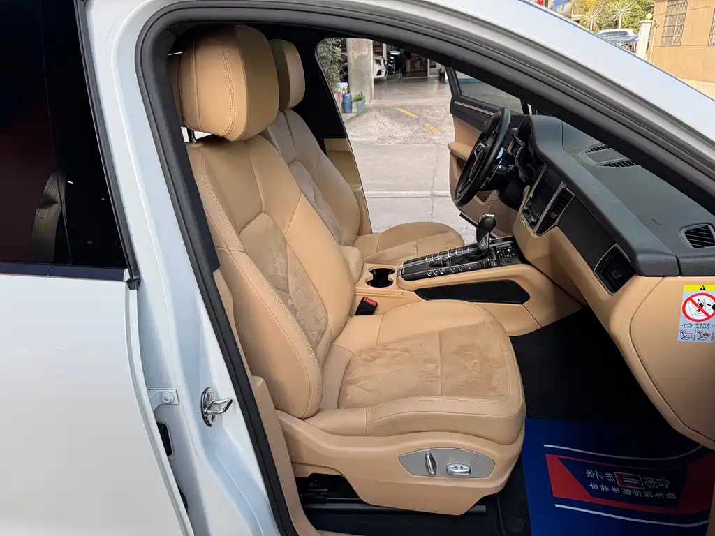 Porsche Macan 2017 — фото 19