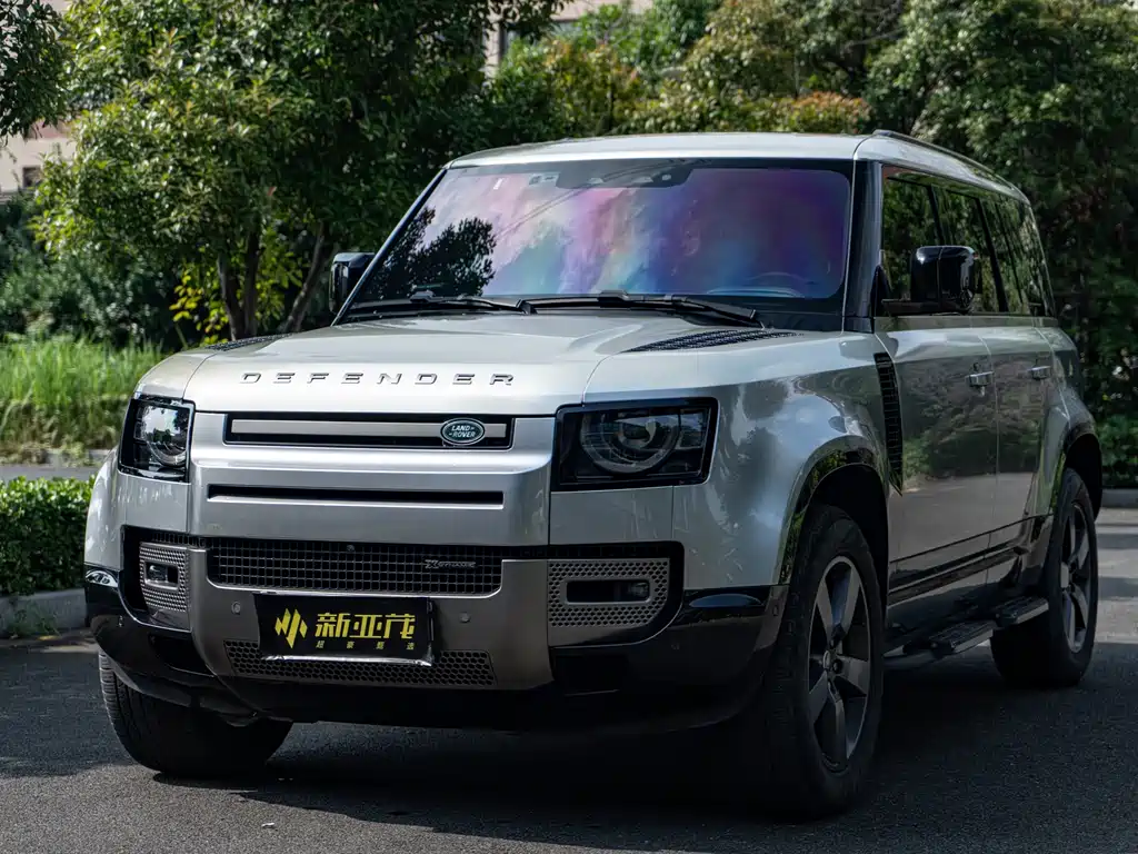 Land Rover Defender 2023 — фото 1