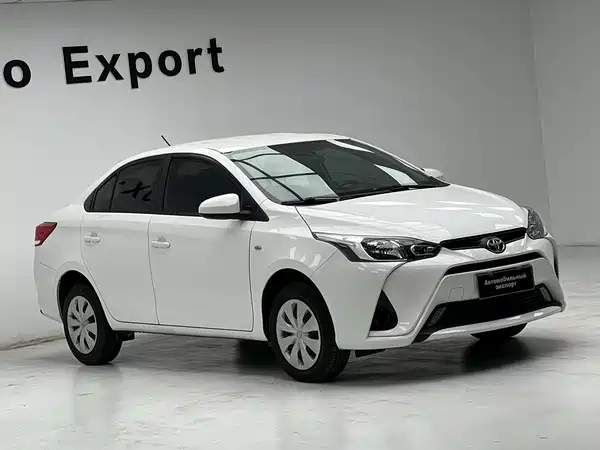Toyota Yaris L 2022