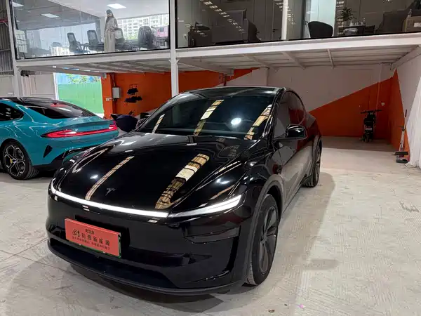 Tesla Model Y 2026