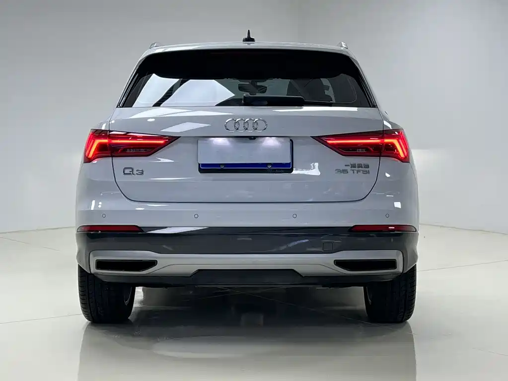 Audi Q3 2021 — фото 15