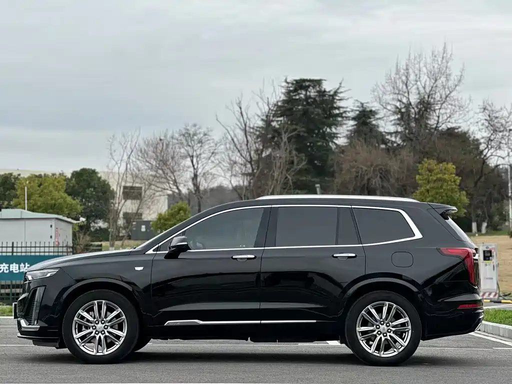 Cadillac XT6 2022 — фото 29