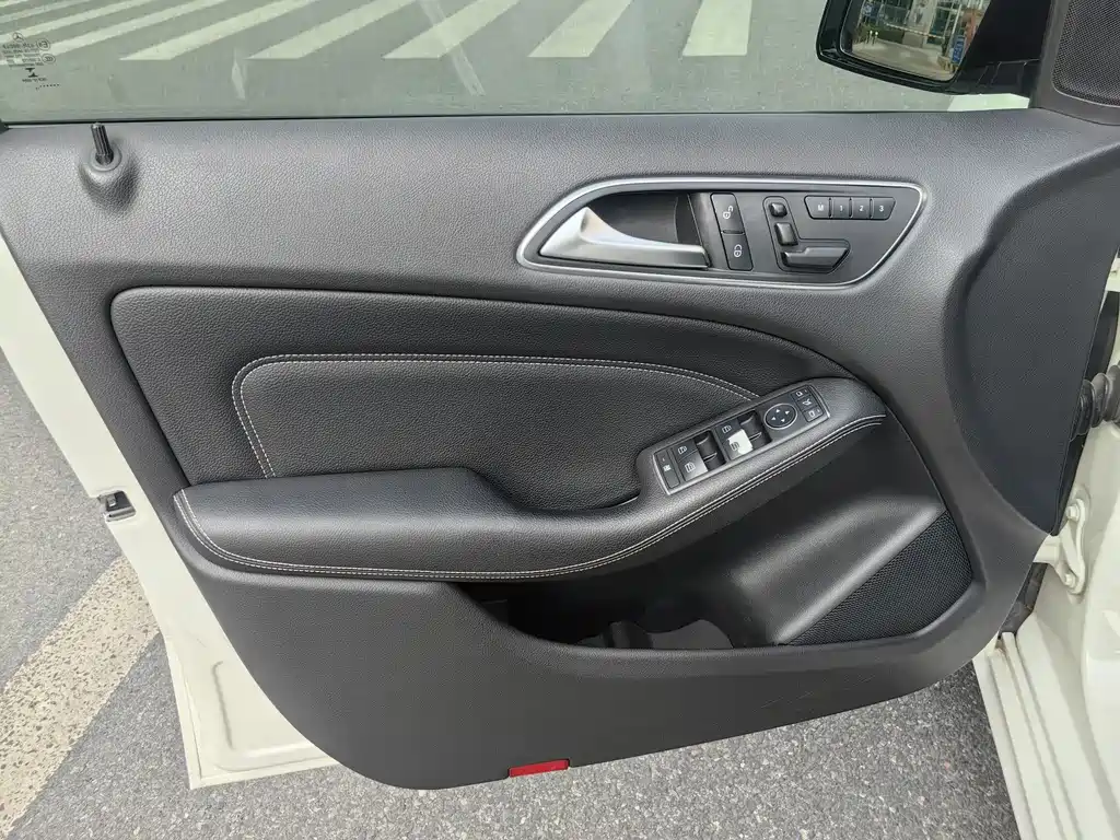 Mercedes-Benz B-Class 2013 — фото 23