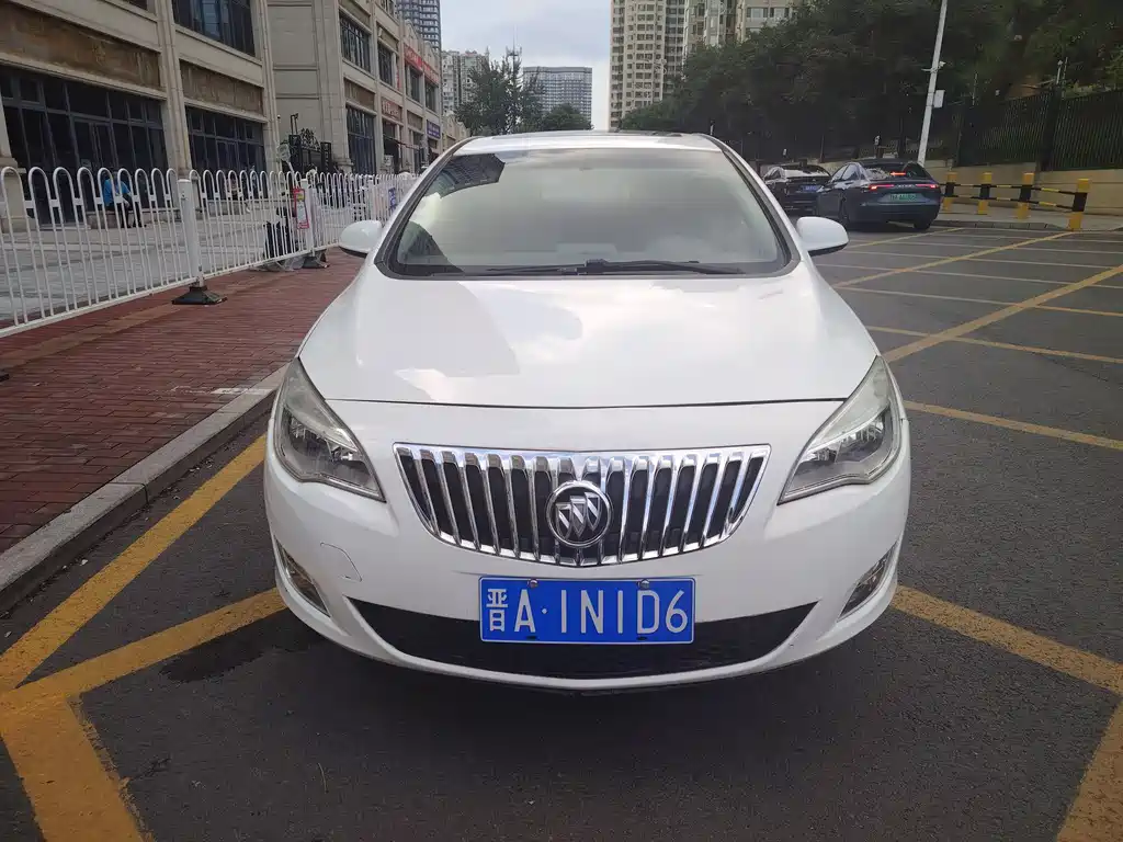 Buick Excelle 2012