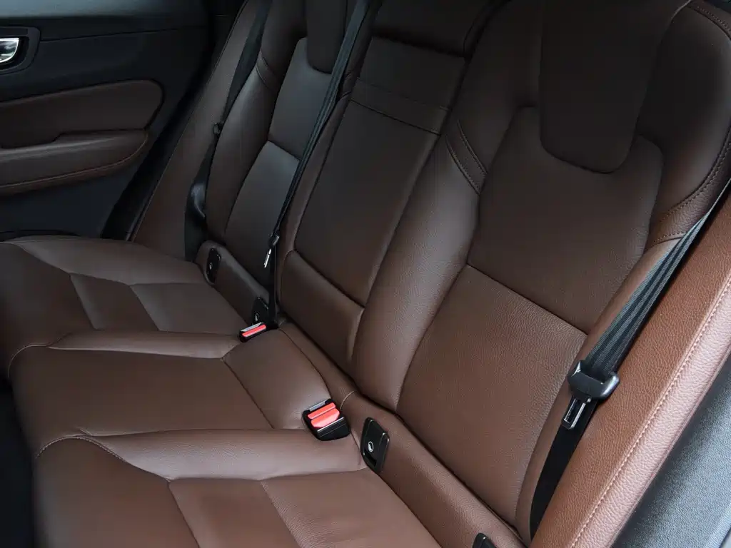 Volvo XC60 2020 — фото 23