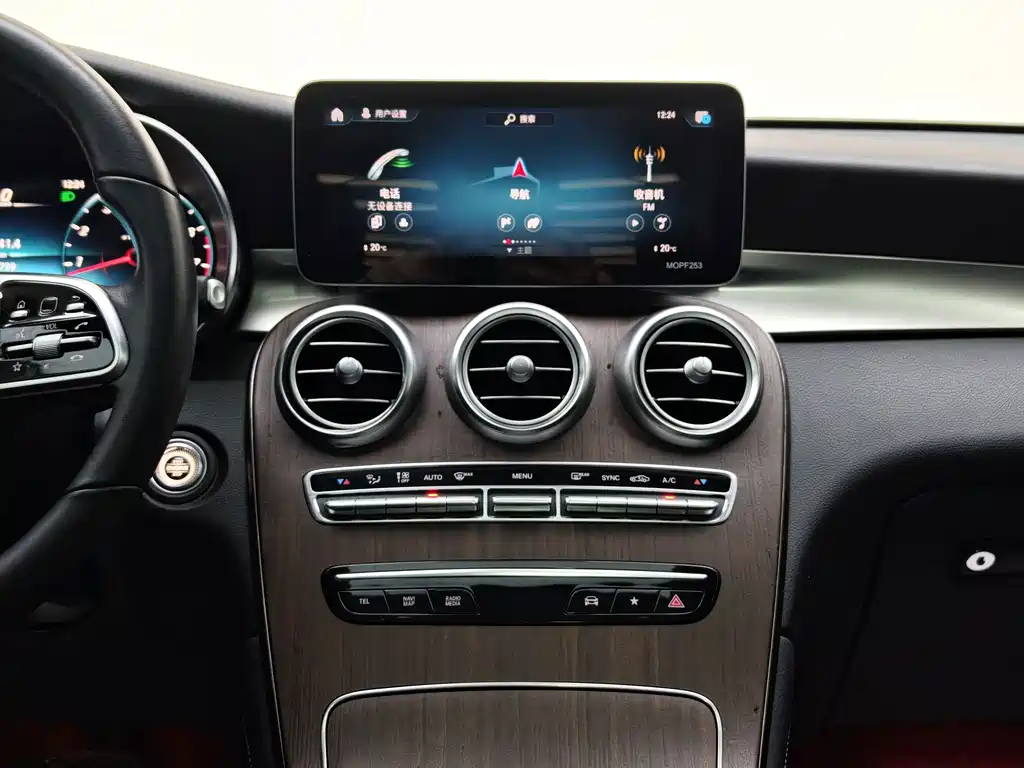 Mercedes-Benz GLC 2020 — фото 26