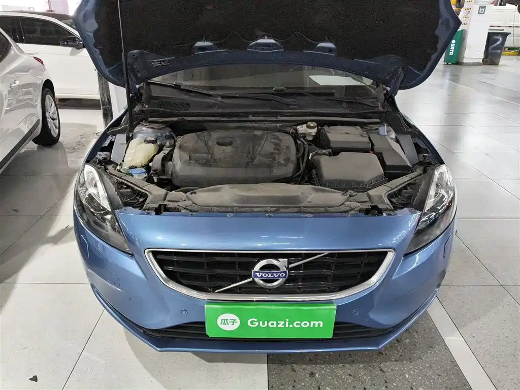 Volvo V40 2016 — фото 16