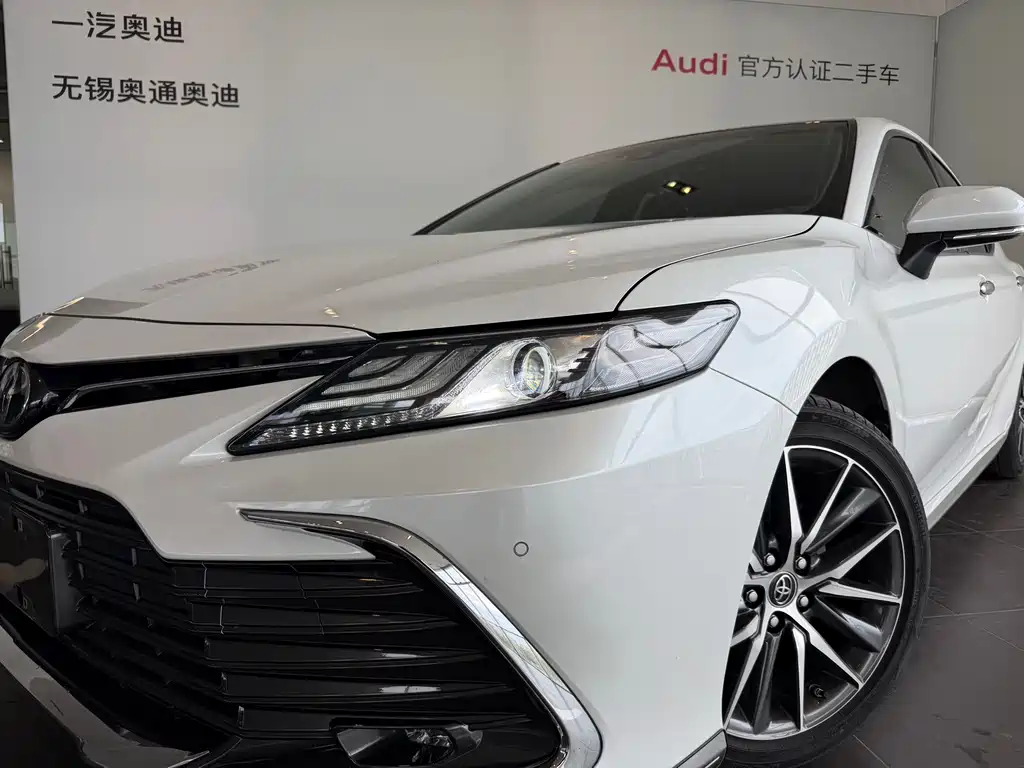 Toyota Camry 2023 — фото 6