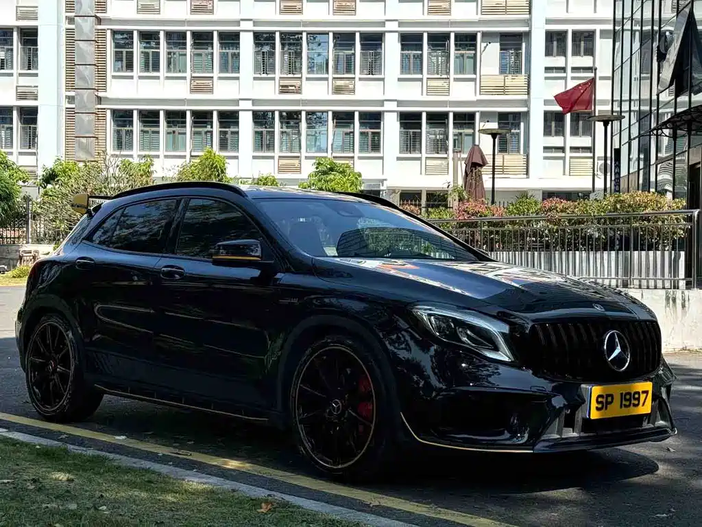 Mercedes-Benz GLA AMG 2018 — фото 3