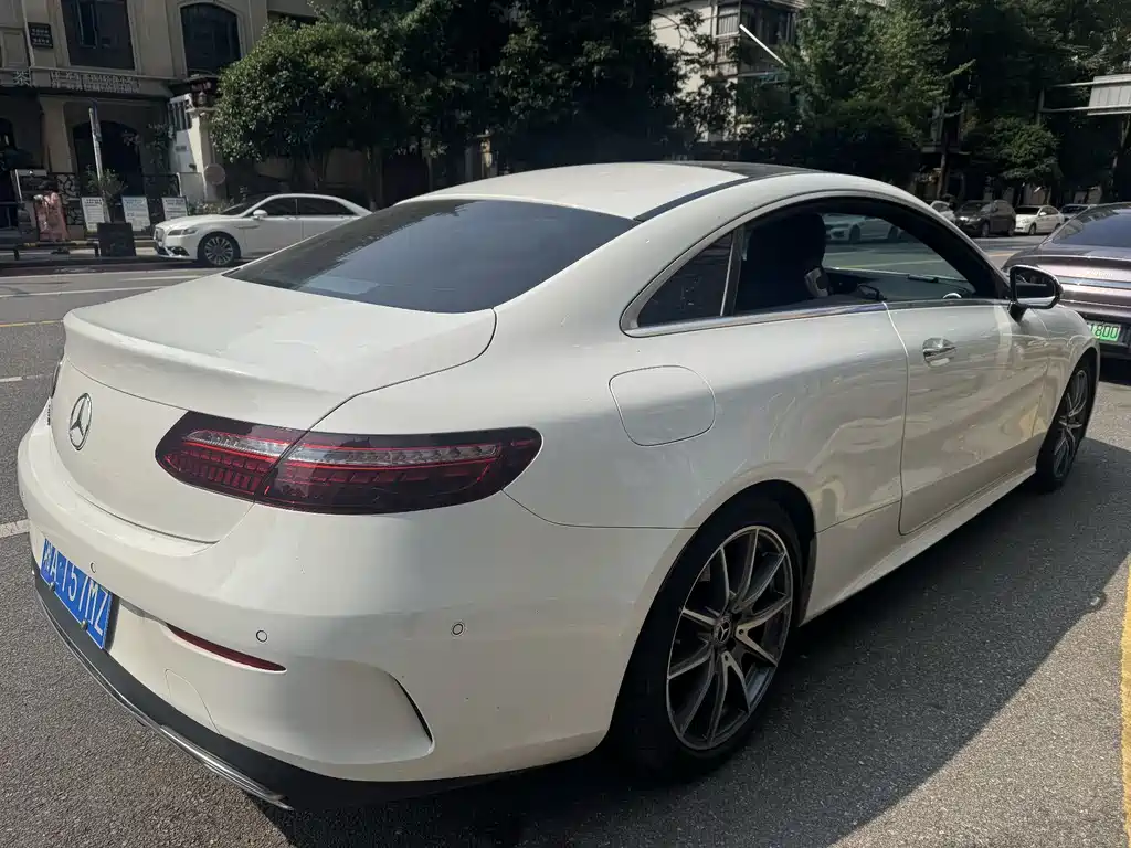 Mercedes-Benz E-Class 2023 — фото 4