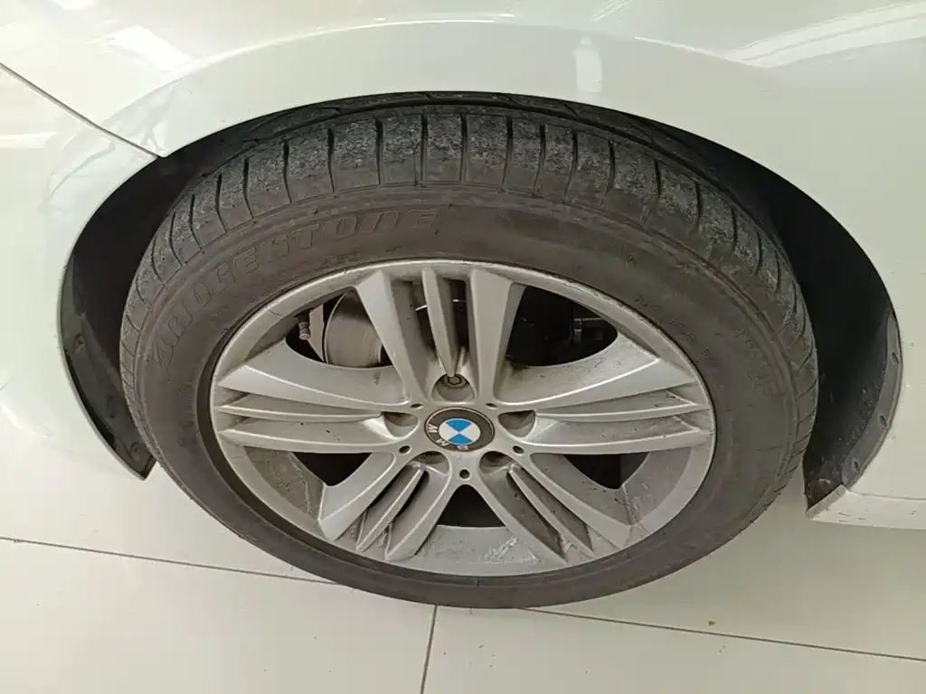 BMW 3 Series 2015 — фото 23