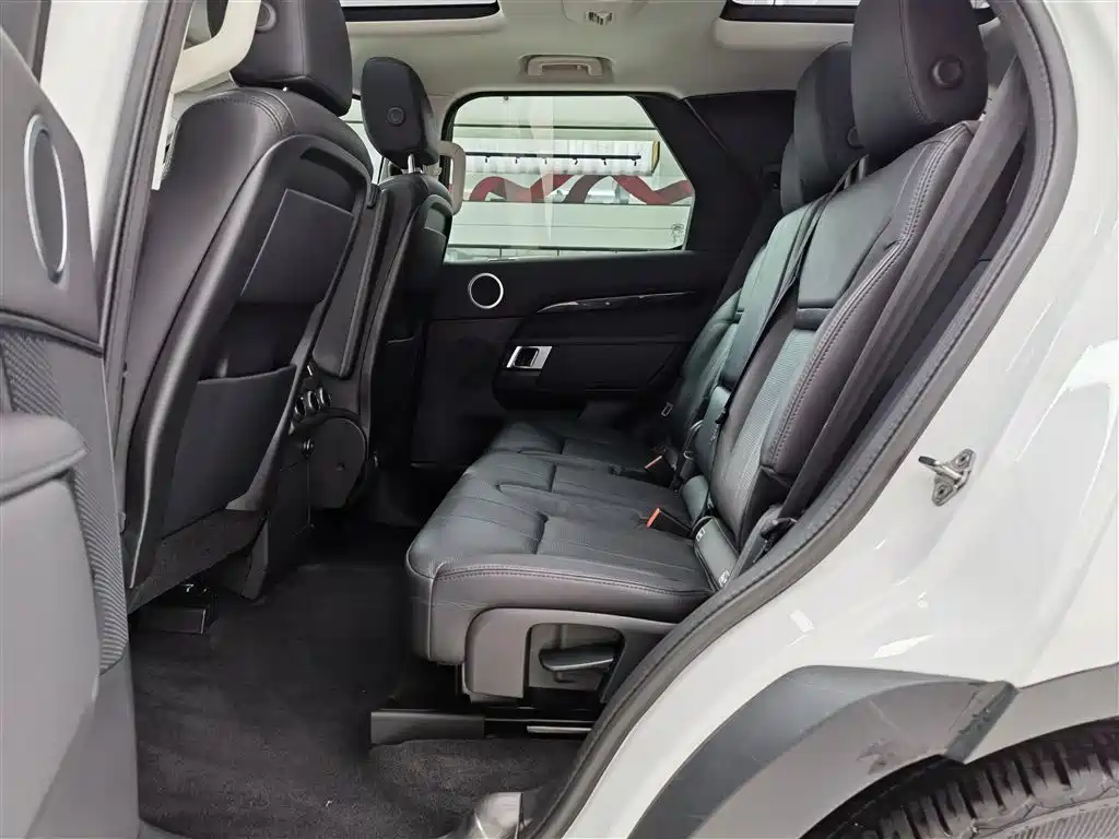 Land Rover Discovery 2020 — фото 11