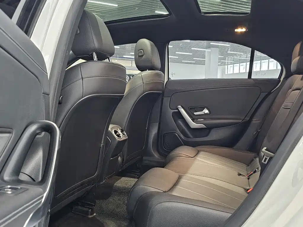 Mercedes-Benz A-Class 2020 — фото 10