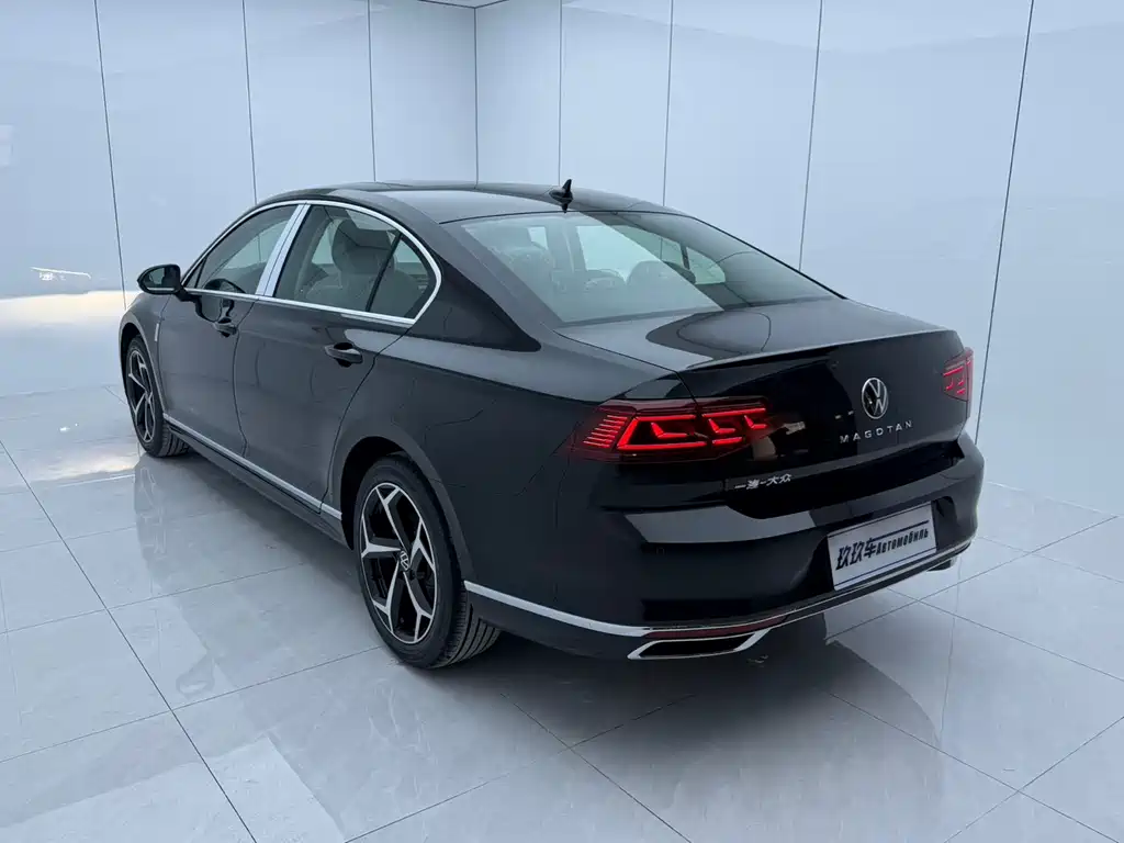 Volkswagen Magotan 2025