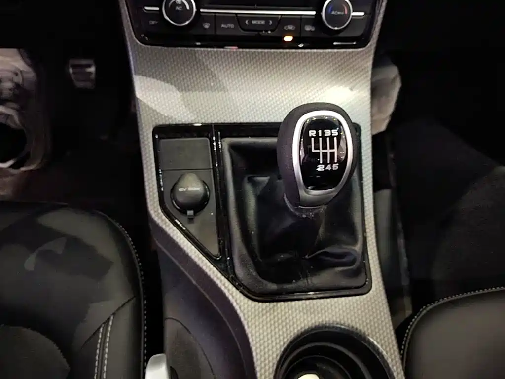 Geely Emgrand GS 2017 — фото 14