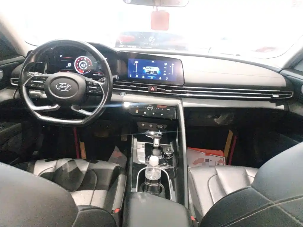 Hyundai Elantra 2021 — фото 10