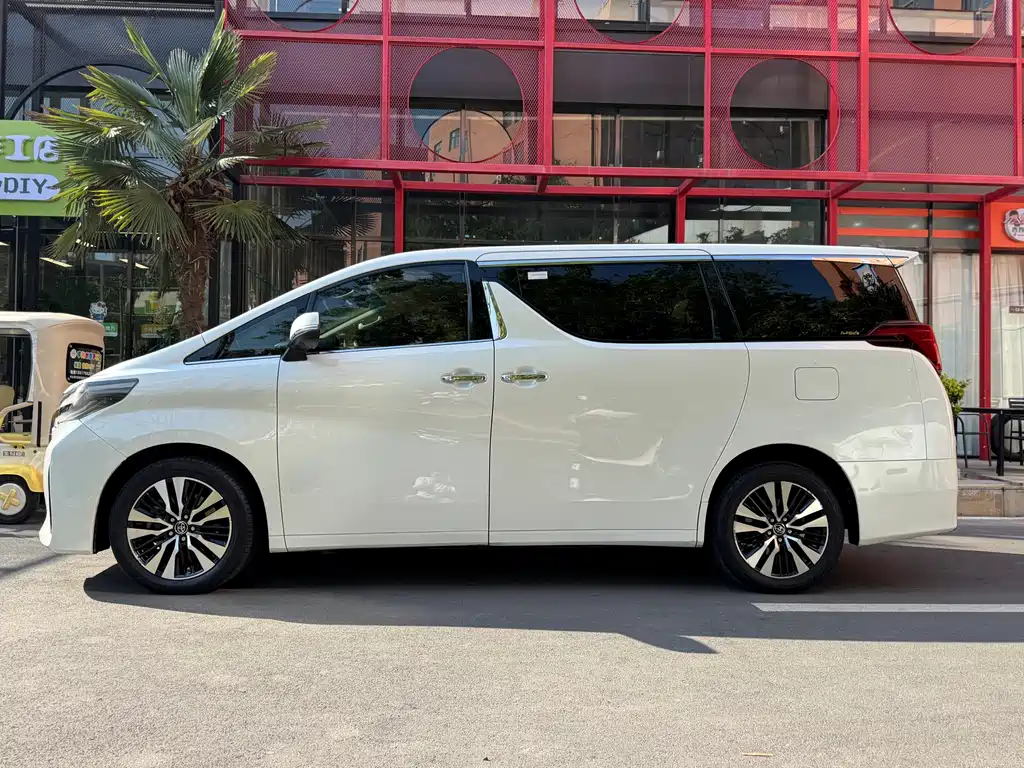 Toyota Alphard 2019 — фото 37