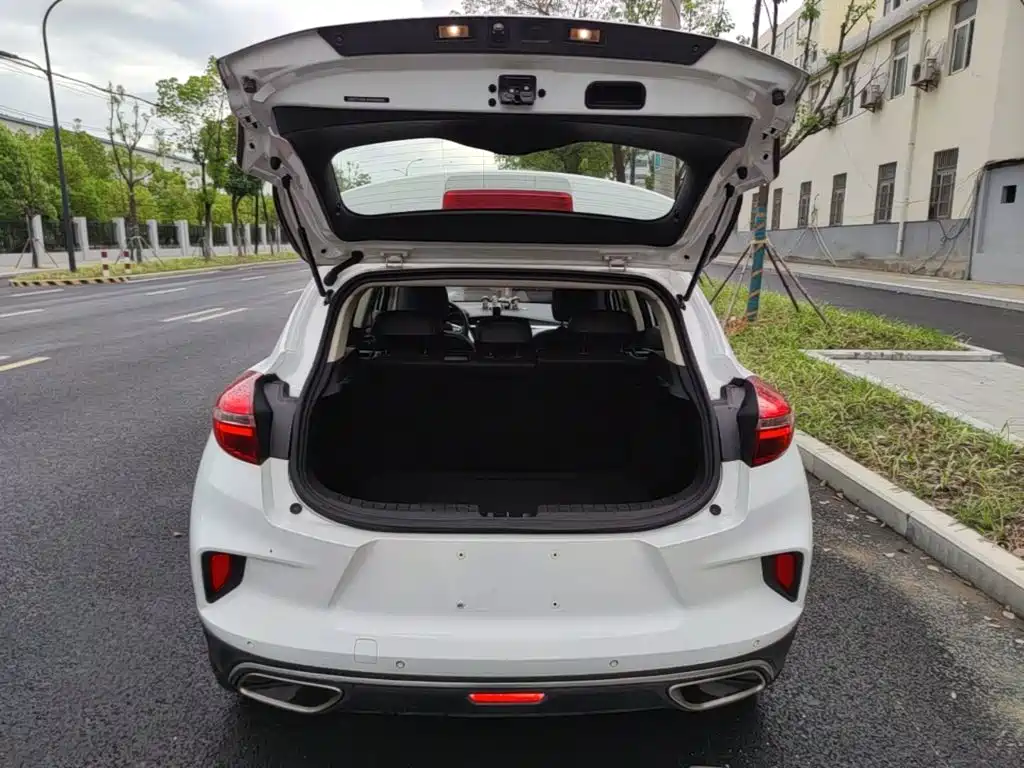 Geely Emgrand GS 2019 — фото 19