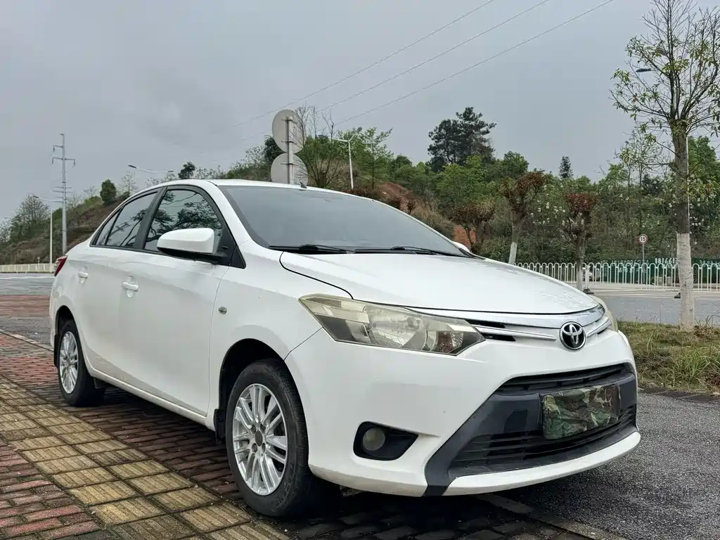 Toyota Vios 2014 — фото 3