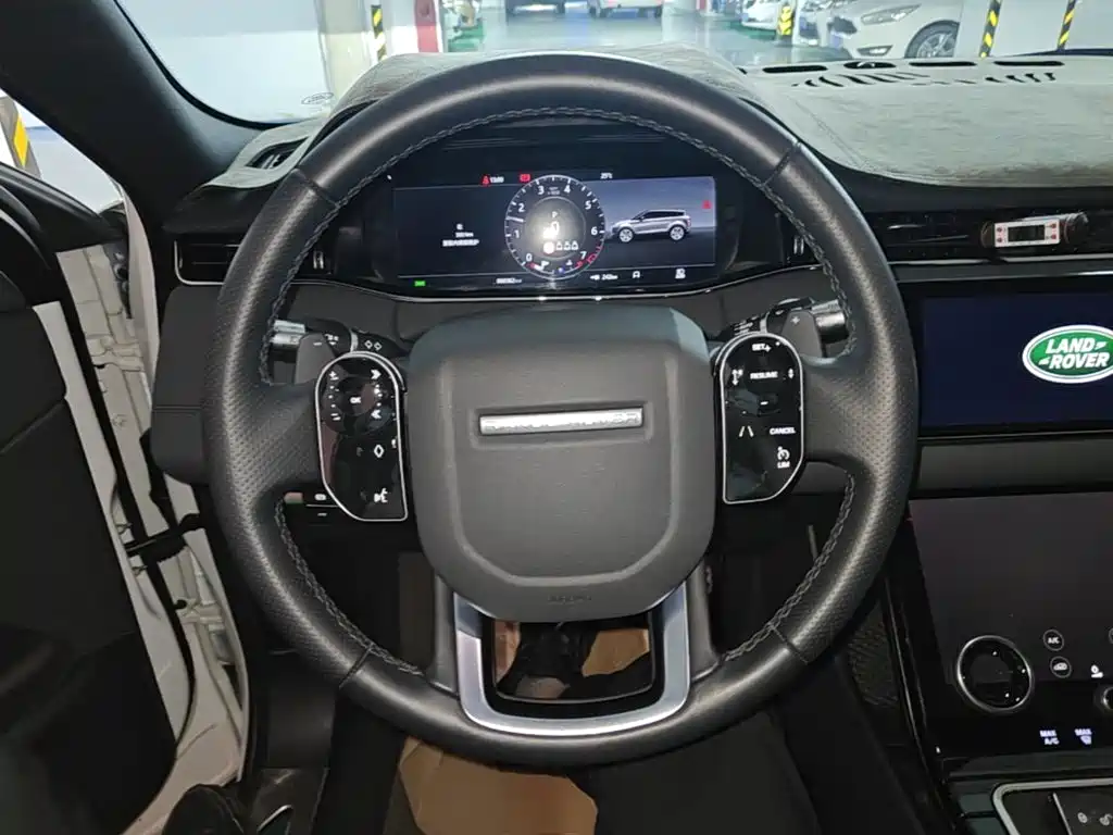 Land Rover Range Rover Evoque 2021 — фото 11