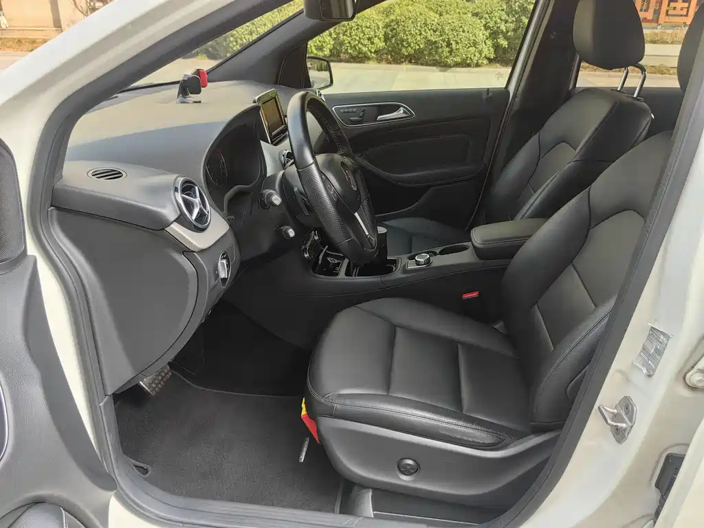 Mercedes-Benz B-Class 2013 — фото 18