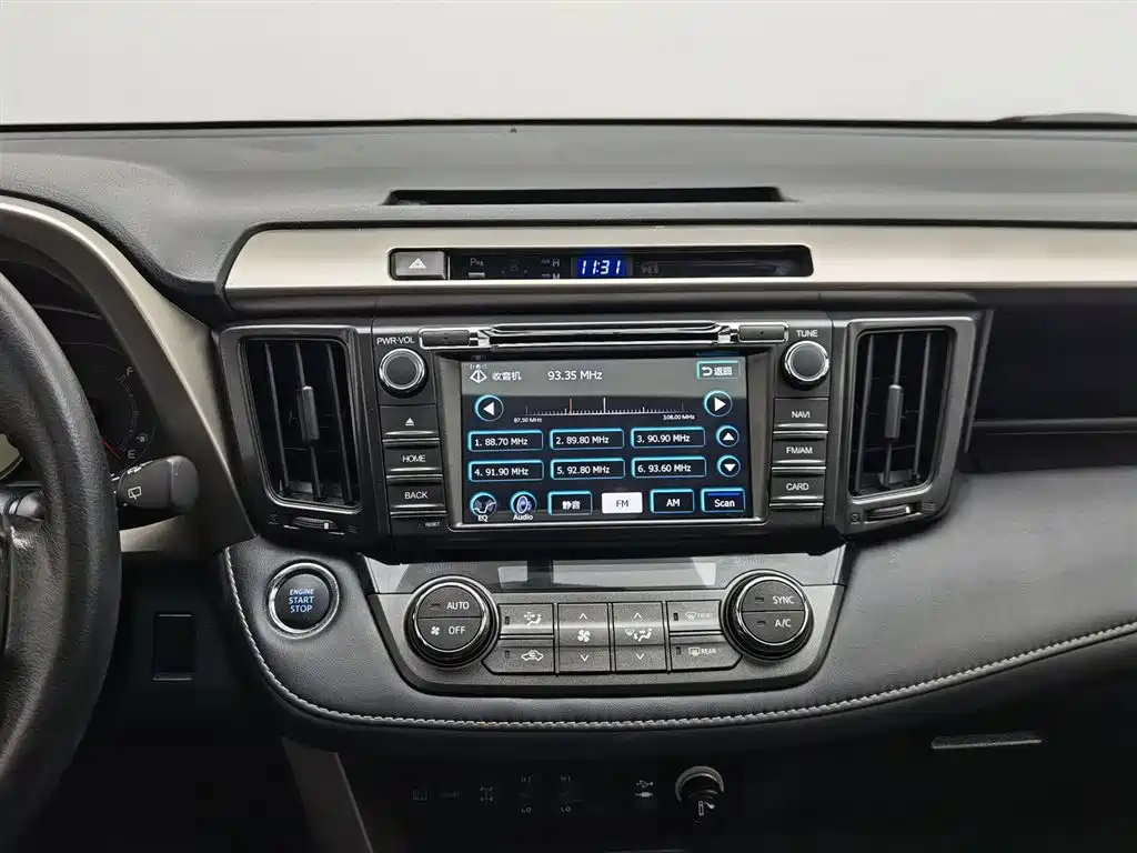 Toyota RAV4 2016 — фото 12