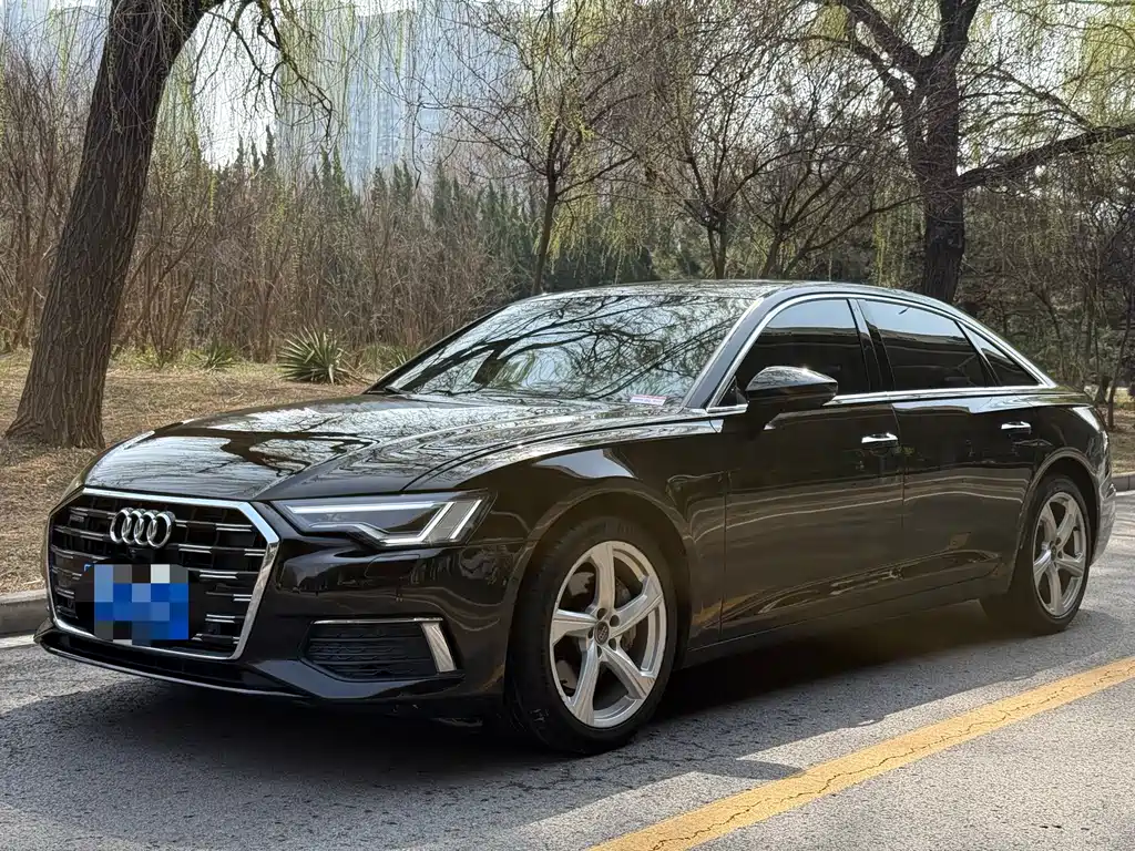 Audi A6L 2021 — фото 1