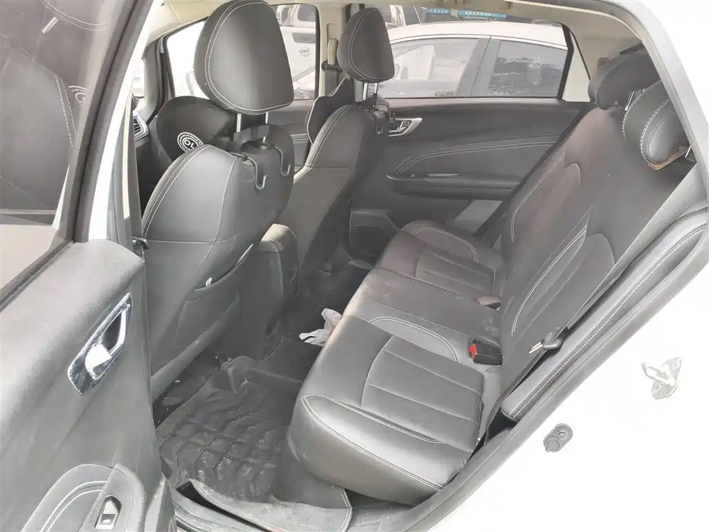 Geely Vision X3 2020 — фото 13